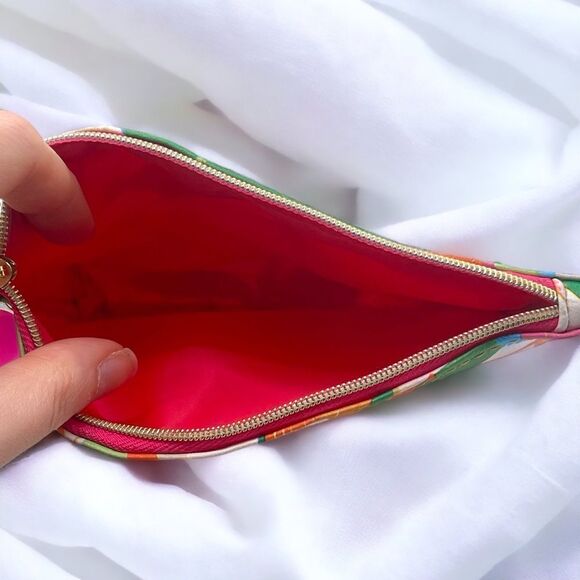 NWT Limited Edition Ipsy May 2023 Bag - Picture 3 of 3